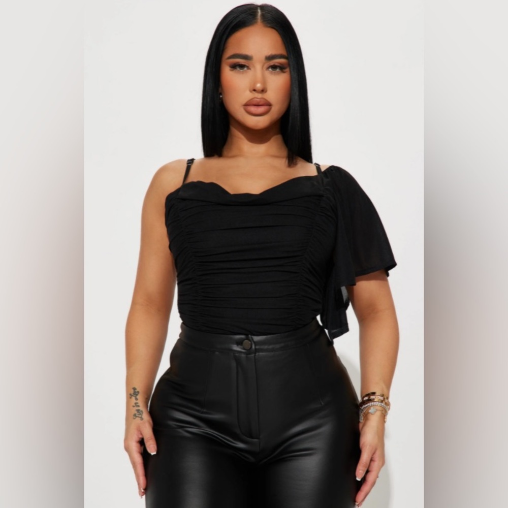 Black Ruffled Bodysuit - Picture 2 of 3